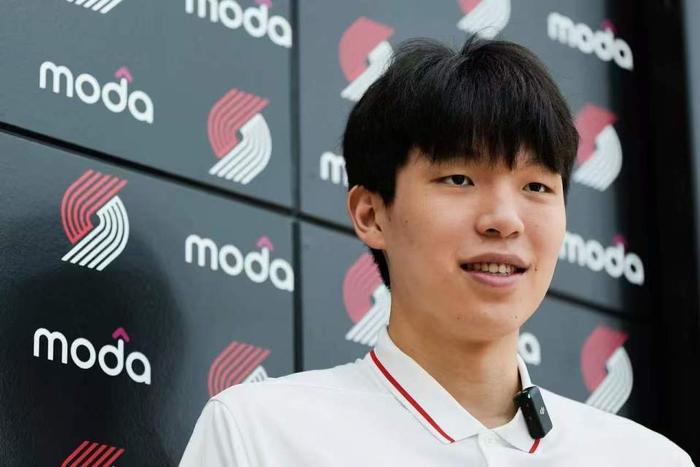 九游体育app-NBA最强黄种人后卫退役！姚明之后最成功华人，曾面对科比轰38分